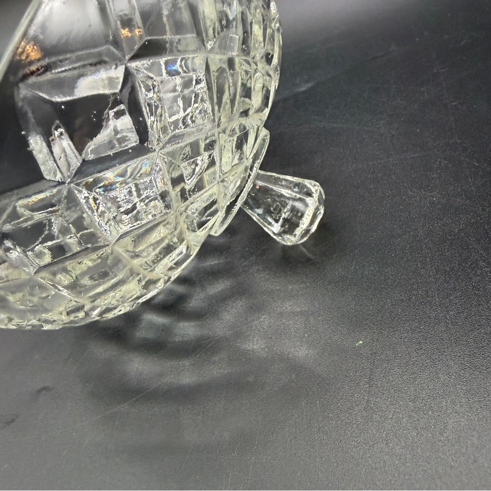 Vintage Anchor Hocking Clear Round Domed Butter Dish Pressed Glass With Lid - Picture 6 of 7